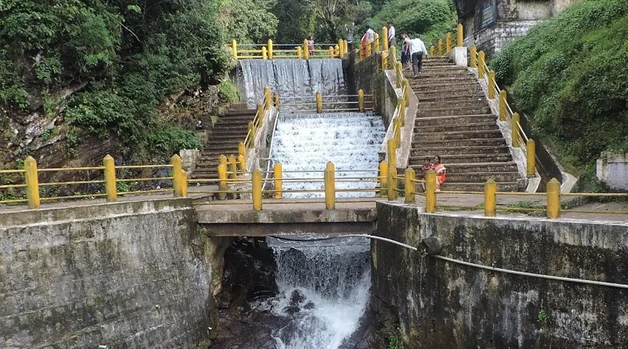 Honnamana Halla Waterfall